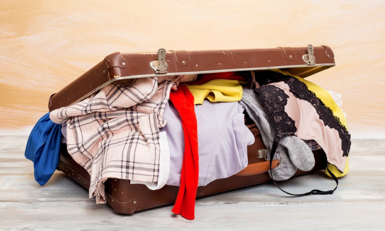 Partez en vacances sans stress avec cette valise à petit prix parfaitement  adapté aux compagnies low-cost - Le Parisien